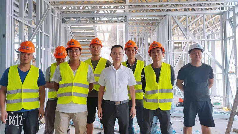睿捷輕鋼別墅施工團(tuán)隊